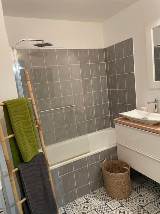 Studio 28 M2 & Jardin Privatif 20 M2 Montigny-le-Bretonneux Extérieur photo
