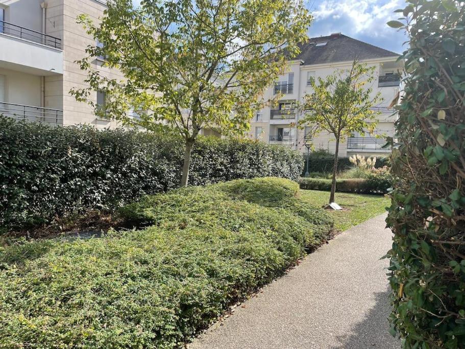 Studio 28 M2 & Jardin Privatif 20 M2 Montigny-le-Bretonneux Extérieur photo